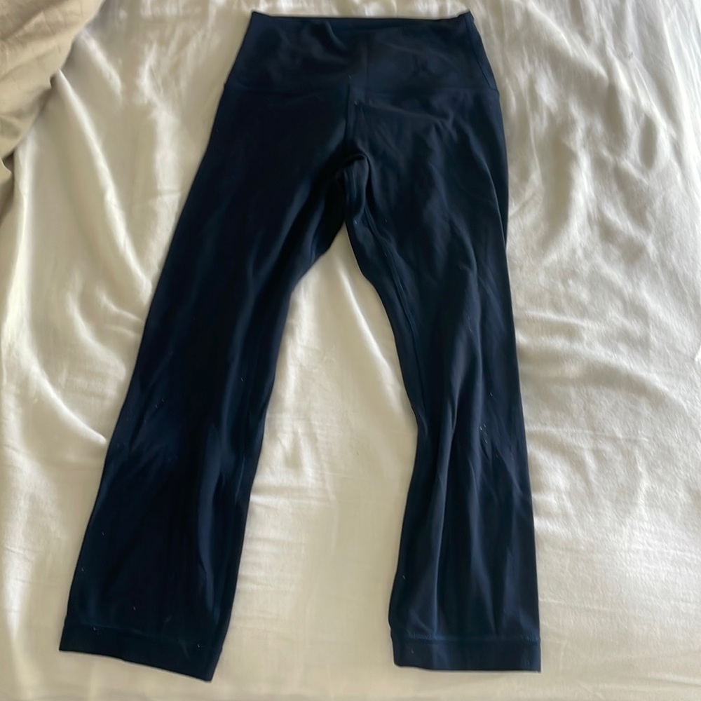 Lululemon size 4 align navy capri leggings
